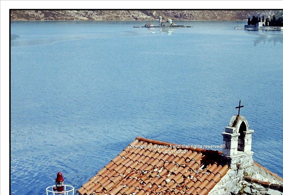 Svjetionik i srednjovjekovna crkva, Boka Kotorska, Crna Gora